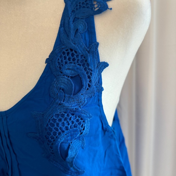 Collective Concepts Cobalt Blue Strappy Halter Lace Embellished Tank Size Medium - Picture 4 of 6
